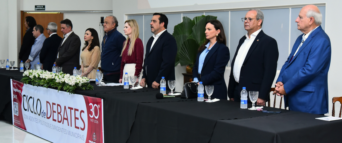 Em Ciclo de Debates, Procuradora-Geral reforça aproximação institucional e compromisso com boas gestões públicas