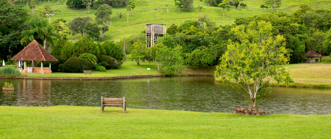 Secretário restitui valor de hospedagem, mas não comprova realização de evento que motivou viagem a hotel fazenda