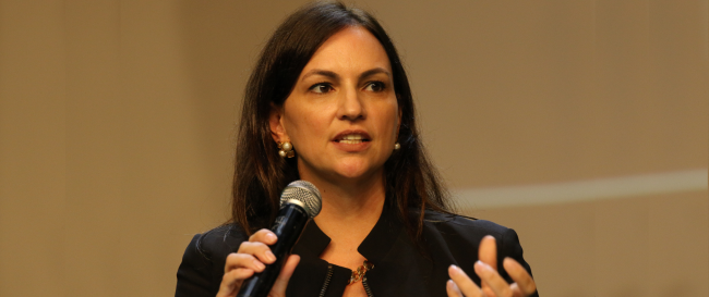 Procuradora-Geral de Contas ressalta a importância do diálogo e da difusão do conhecimento em encontros do Ciclo de Debates