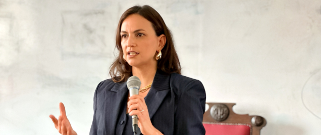 Procuradora-Geral ministra aula sobre o “Ministério Público de Contas” na Faculdade de Direito da USP