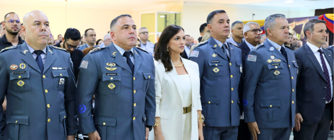 Procuradora-Geral é agraciada com medalha por contribuir para o desenvolvimento das telecomunicações da PMESP