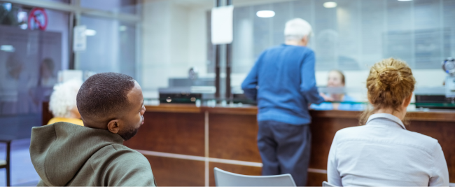Organização Social de Saúde recebe recursos milionários de contrato de gestão, mas quarteiriza serviços essenciais