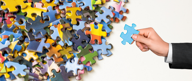 Desperdício: Prefeitura comprou 23 mil jogos de quebra-cabeça para município com pouco mais de 5 mil alunos da educação básica