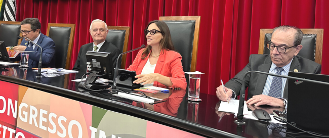 Procuradora-Geral conduz painel sobre “Políticas Públicas e Direitos Fundamentais” durante o II Congresso Internacional de Direito Financeiro e Cidadania.